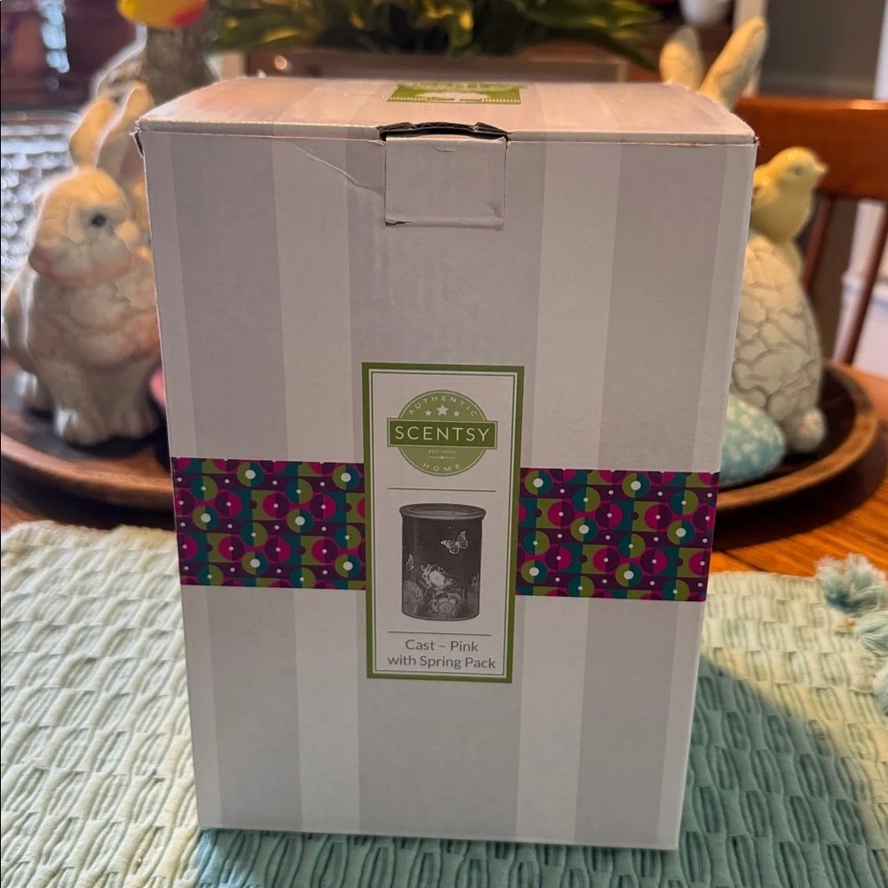 New Scentsy Cast Pink Electric Wax Warmer with  Spring Pack